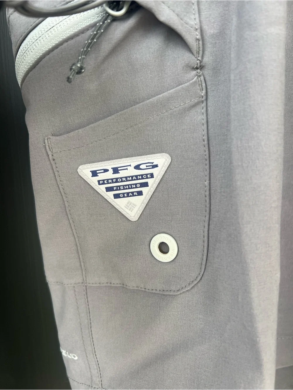 Men's Columbia PFG Gray Omni shield  Performance Fishing 10 inch Shorts size 46